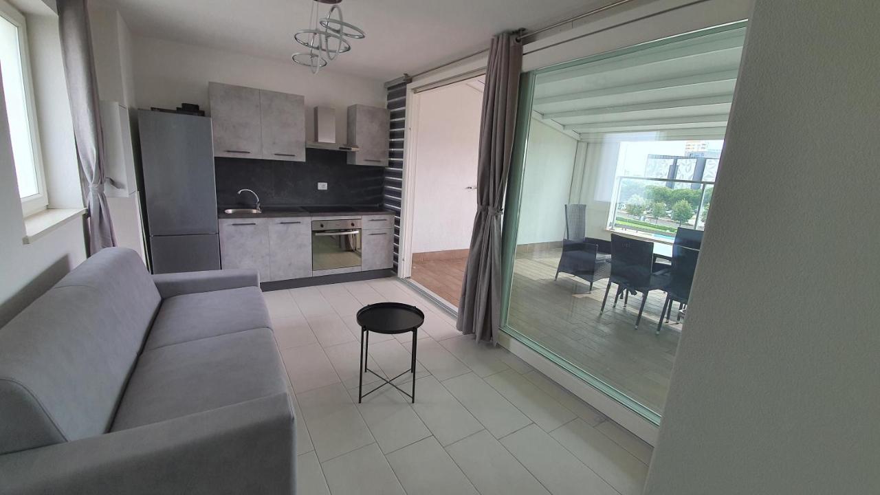 Isola Blu Luxury Apartment Lido di Jesolo Exterior photo
